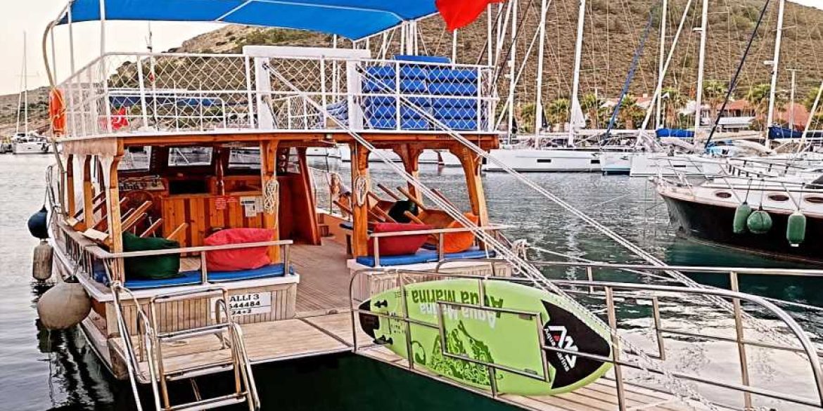palamutbükü koylarında tekne turları - mert kaptan